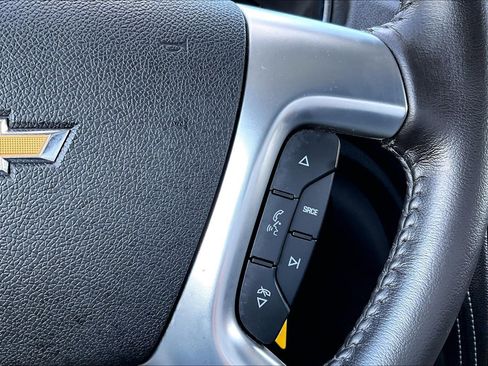 Used 2016 Chevrolet Traverse LT image 12