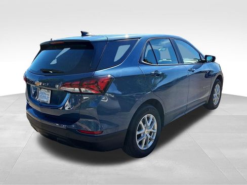 Used 2024 Chevrolet Equinox LS w/ Driver Confidence II Package FWD image 4