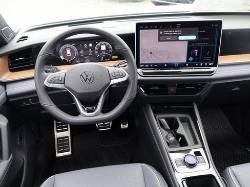 New 2026 Volkswagen Tiguan SEL R-Line image 16