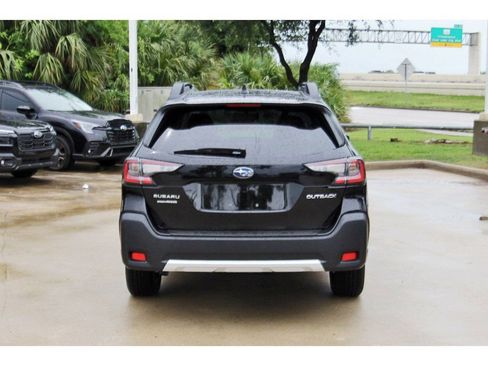 Certified 2025 Subaru Outback Limited AWD/4WD image 5