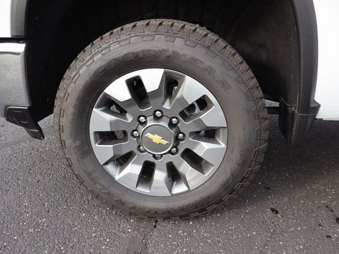 Used 2026 Chevrolet Silverado 2500 LT image 29