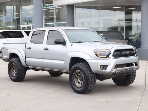 Used 2015 Toyota Tacoma 4x4 Double Cab w/ TRD Off-Road Package image 8