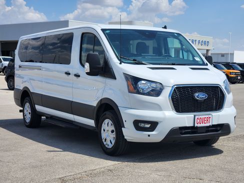 Used 2025 Ford Transit 350 XLT RWD image 3