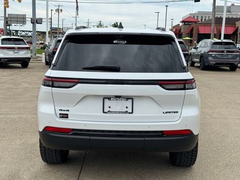 Used 2025 Jeep Grand Cherokee Limited w/ Luxury Tech Group II AWD/4WD image 5