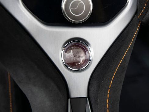 Used 2024 McLaren 750S Spider RWD image 22
