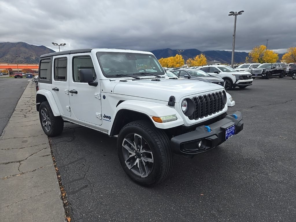 Used 2024 Jeep Wrangler Unlimited AWD/4WD image 4