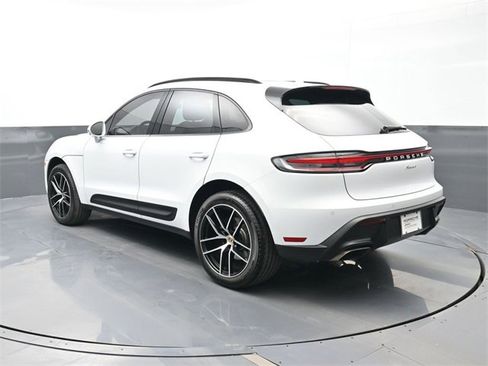 Used 2024 Porsche Macan w/ Premium Plus Package image 3