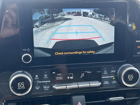 Certified 2024 Toyota Highlander LE image 30