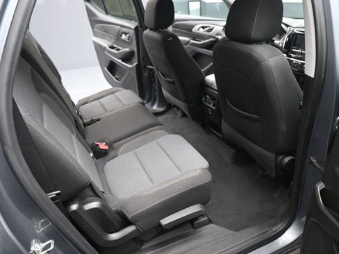 Used 2021 Chevrolet Traverse LS image 18