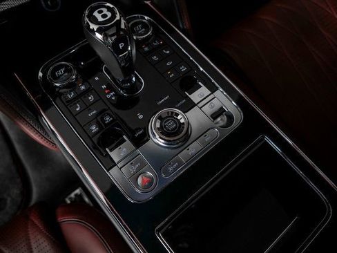 Used 2022 Bentley Flying Spur W12 image 28