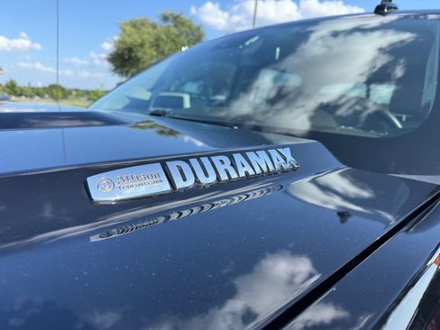 Used 2017 GMC Sierra 2500 Denali w/ Duramax Plus Package AWD/4WD image 9