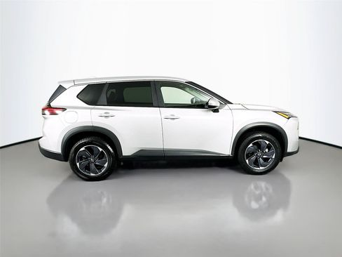 Used 2024 Nissan Rogue SV FWD image 16