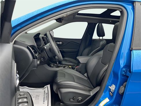 Used 2023 Jeep Cherokee Altitude Lux w/ Lux Elite Package image 9