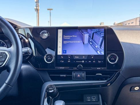 Used 2024 Lexus NX 250 FWD image 12
