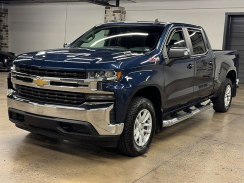 Used 2021 Chevrolet Silverado 1500 LT w/ Z71 Off-Road Package image 3