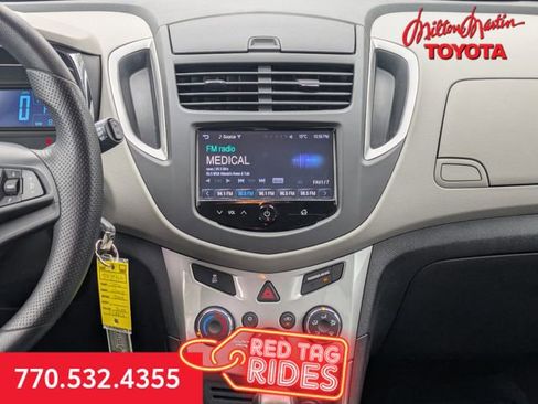 Used 2016 Chevrolet Trax LT w/ LT Sun and Sound Package image 19