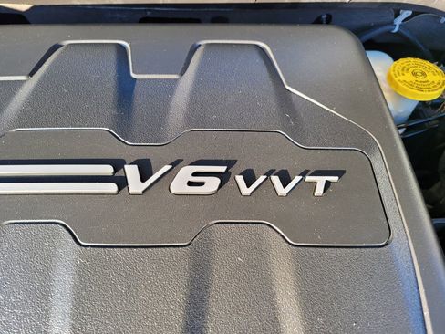 Used 2016 Jeep Cherokee Overland w/ Technology Group image 59