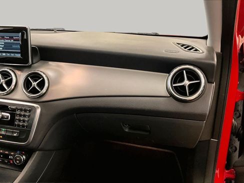 Used 2015 Mercedes-Benz GLA 250 image 17