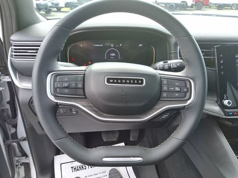 Certified 2024 Jeep Wagoneer L Series II w/ Flexible Seating Group AWD/4WD image 13