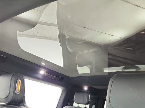 Used 2025 Rivian R1S Adventure image 19