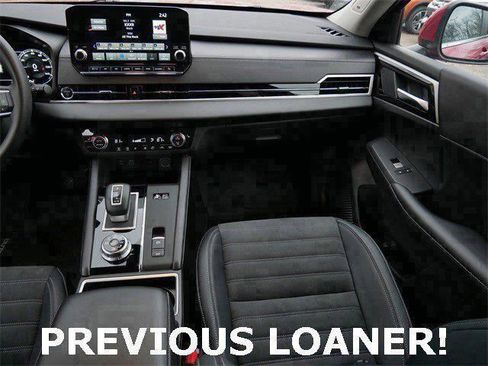 Used 2025 Mitsubishi Outlander SE image 12