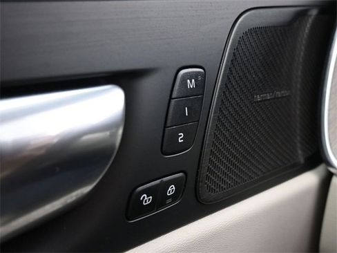 Used 2022 Volvo XC60 B6 Inscription w/ Advanced Package image 30