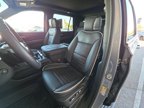 Used 2026 GMC Yukon AT4 Ultimate AWD/4WD image 17