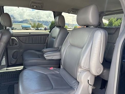 Used 2004 Toyota Sienna XLE FWD image 22