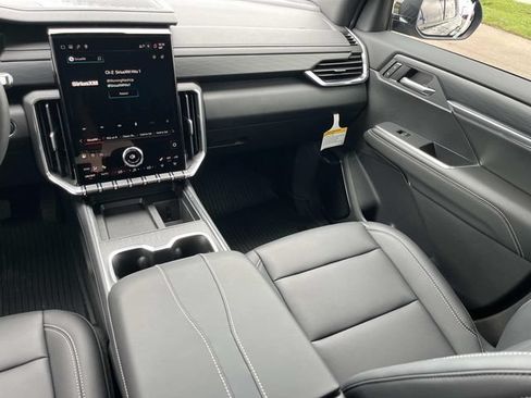New 2026 GMC Acadia Elevation w/ Black Edition FWD image 17