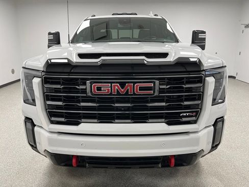 Used 2024 GMC Sierra 2500 AT4 w/ AT4 Preferred Package AWD/4WD image 3