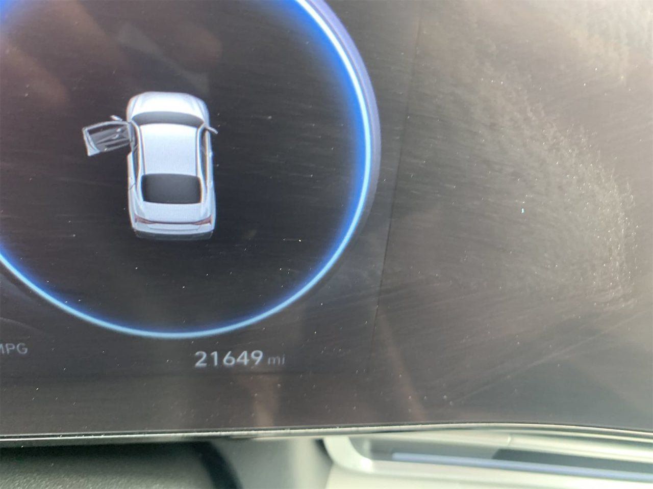 Used 2025 Hyundai Elantra Limited FWD image 6