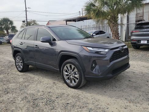 Used 2023 Toyota RAV4 XLE Premium image 2