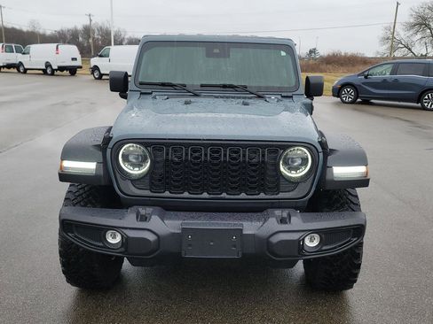Used 2025 Jeep Wrangler Willys image 12