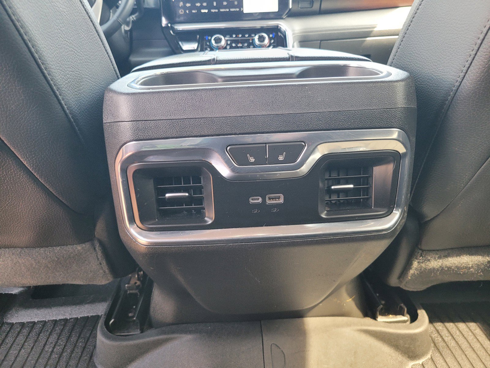 Used 2024 GMC Sierra 3500 Denali AWD/4WD image 14