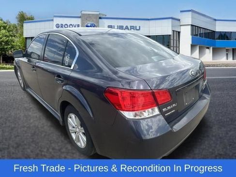 Used 2010 Subaru Legacy 2.5i Premium AWD/4WD image 3