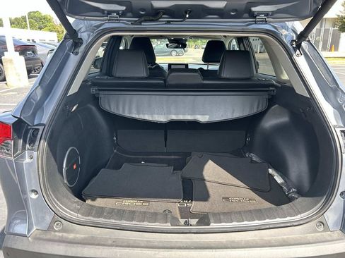 Used 2023 Toyota Corolla Cross XLE w/ Convenience Package FWD image 12