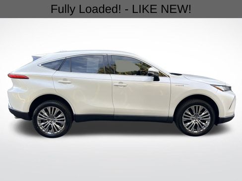 Used 2021 Toyota Venza Limited image 10