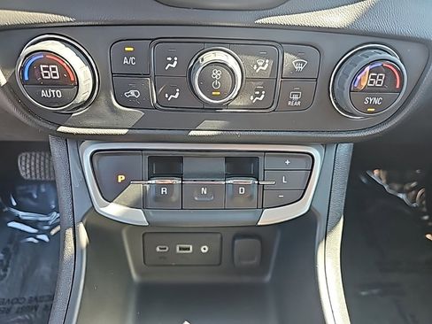 Used 2022 GMC Terrain SLE w/ Driver Convenience Package image 24