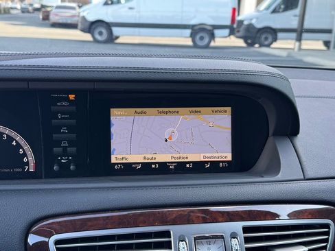 Used 2012 Mercedes-Benz CL 550 4MATIC image 8