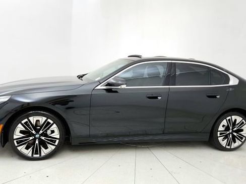 Used 2026 BMW 530i RWD image 6