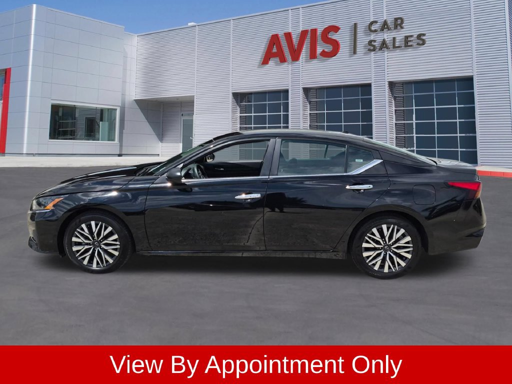 Used 2025 Nissan Altima 2.5 SV FWD image 10
