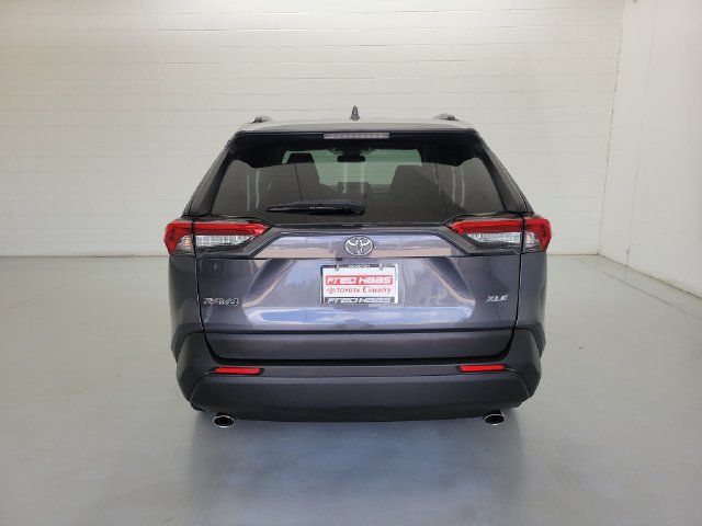 Used 2019 Toyota RAV4 XLE FWD image 6