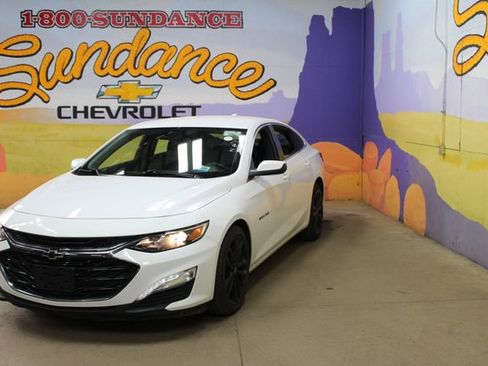 Used 2024 Chevrolet Malibu LT w/ Sport Edition FWD image 2