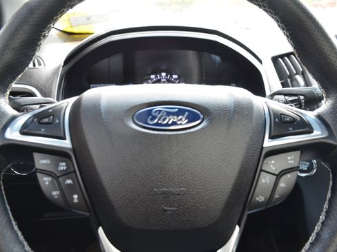 Used 2022 Ford Edge ST w/ Equipment Group 401A image 9