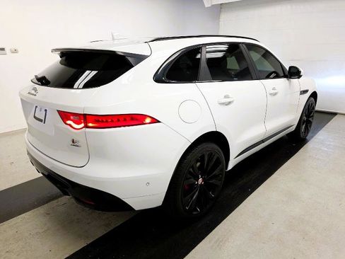 Used 2018 Jaguar F-PACE S image 2