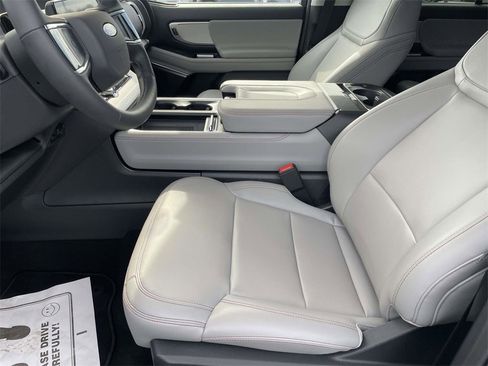 New 2025 Ford Expedition Max Active image 12