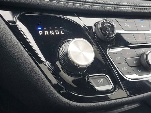 New 2026 Chrysler Pacifica Select image 27