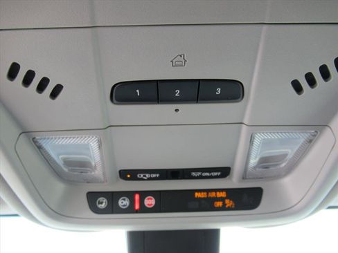 Used 2020 GMC Terrain SLT w/ Preferred Package image 28