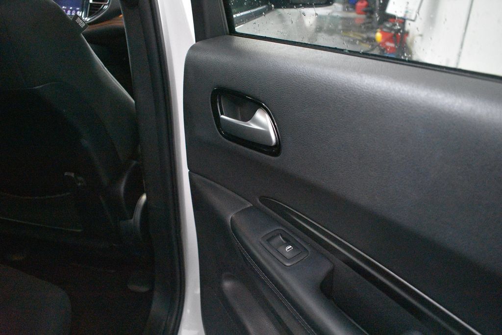 Used 2023 Dodge Durango SXT RWD image 24