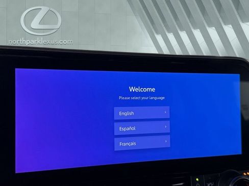 Used 2024 Toyota Highlander XLE image 16